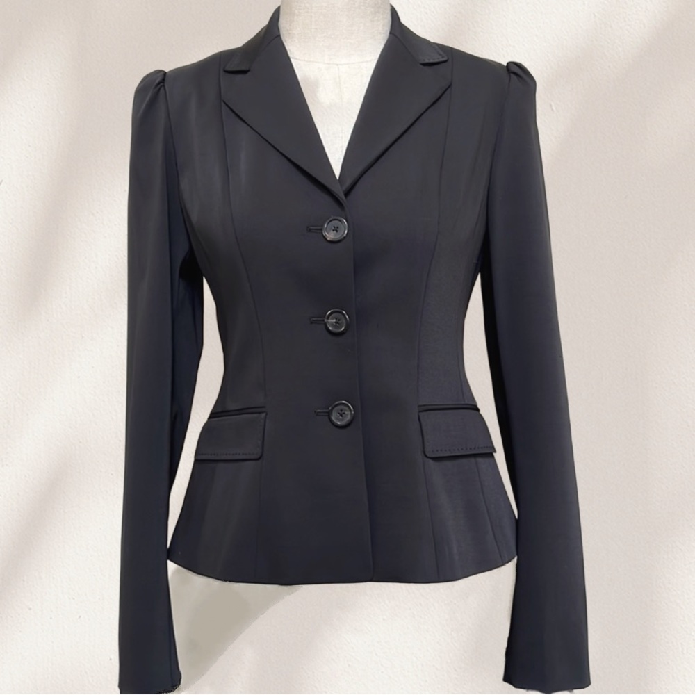 [Elie Tahari] - Fully Lined Fitted Stretch Buttoned Blazer